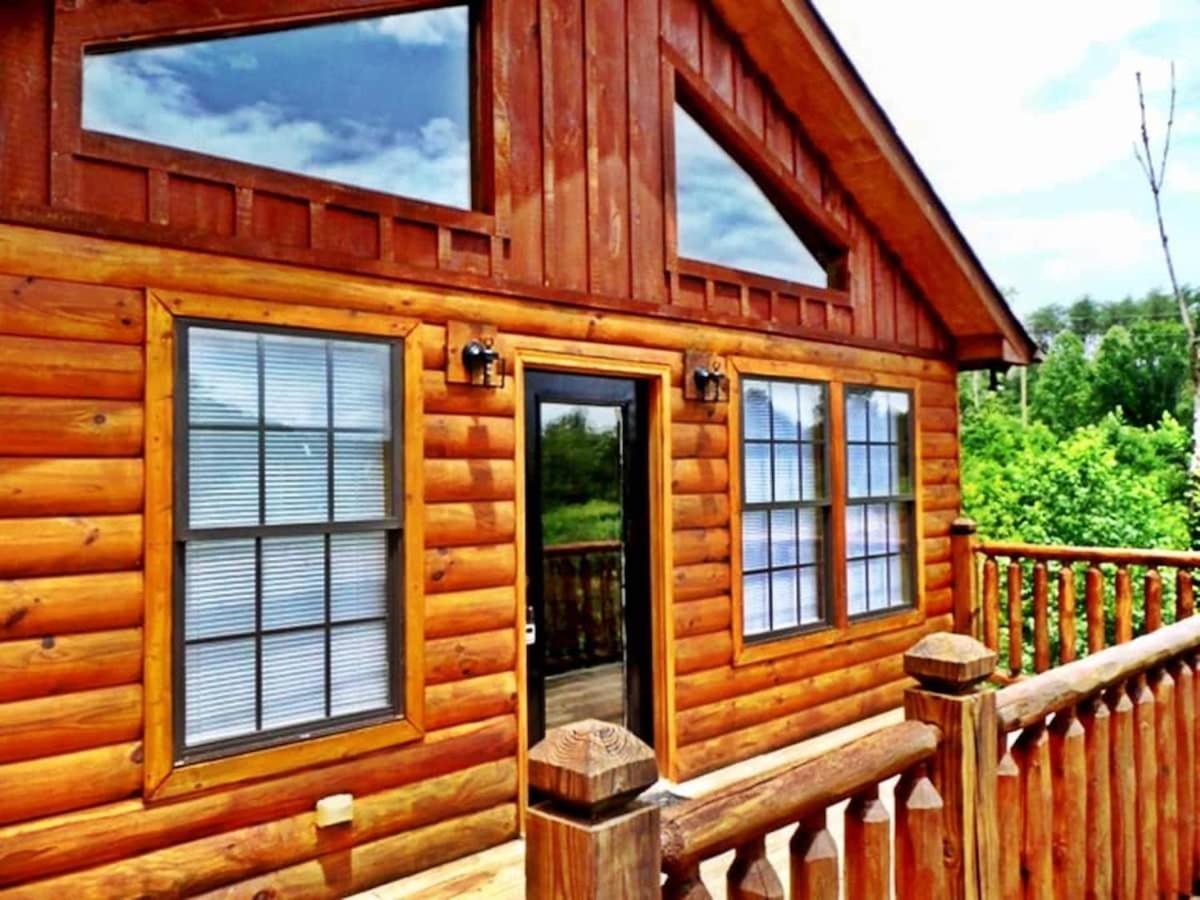 Secluded Cabin Near Smoky Mountains. Hot Tub! Honeymoon! Sevierville Exterior photo